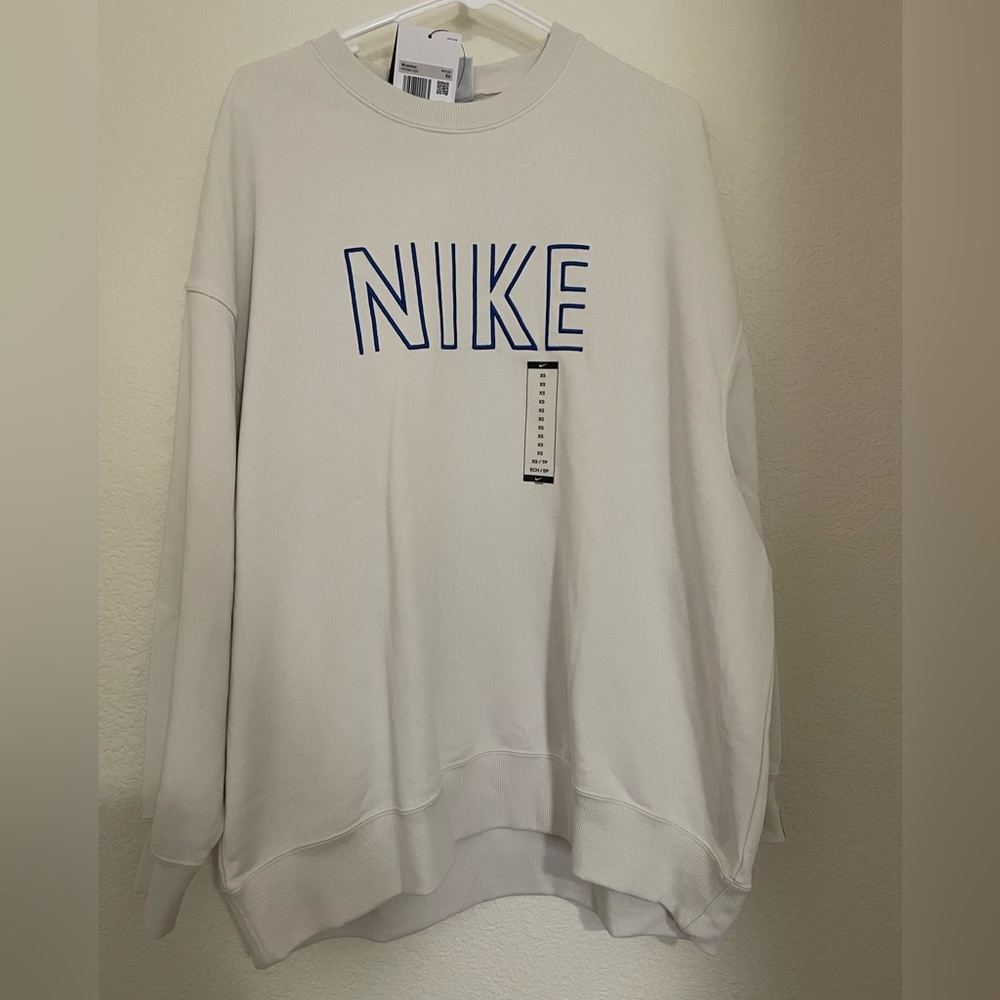 Women's Oversized Crew-Neck French Terry Sweatshirt
Size: XS (0–2) NWT